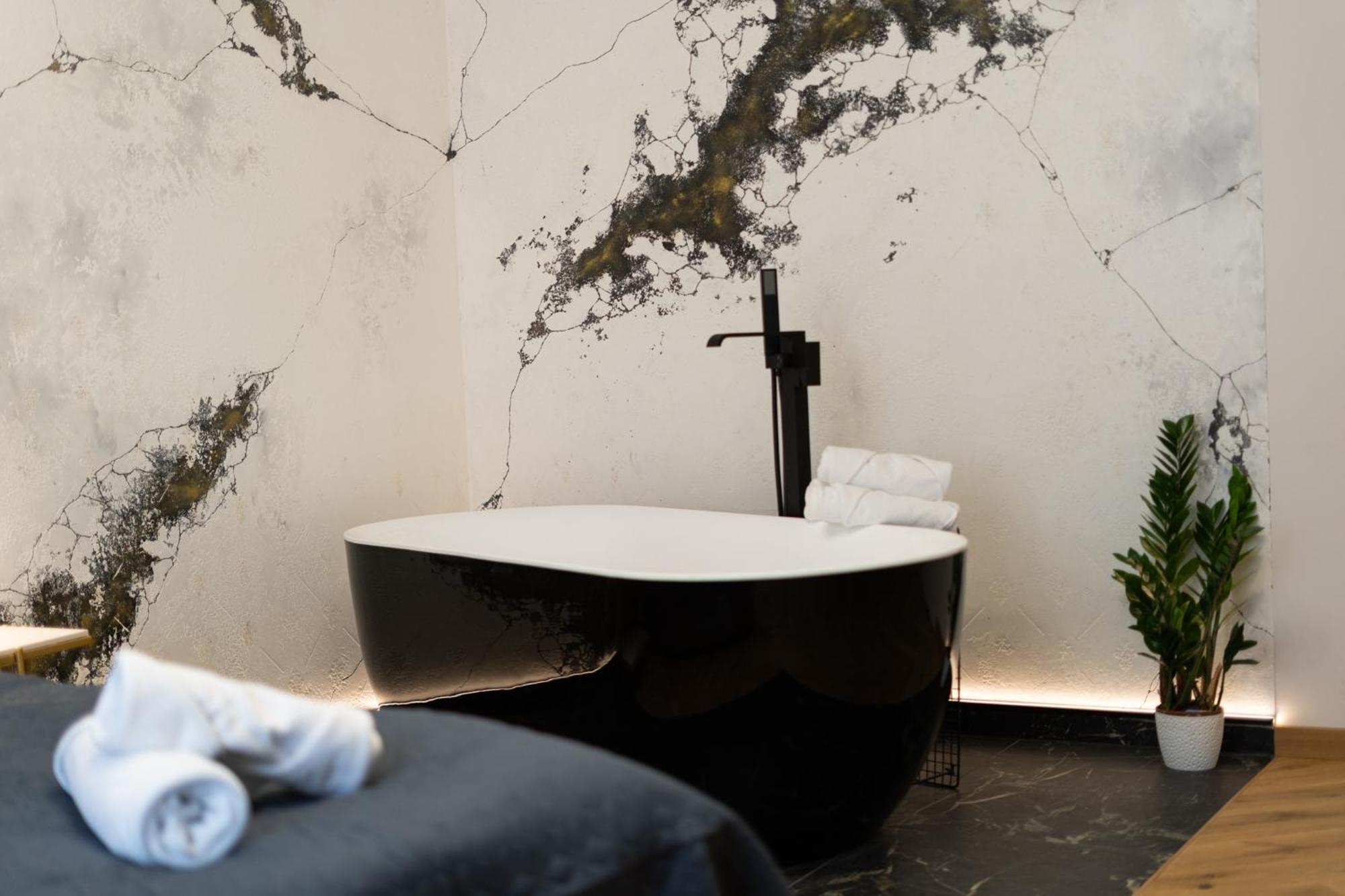 Spa Bedrooms With Sauna&Bath And Free Parking Краків Екстер'єр фото